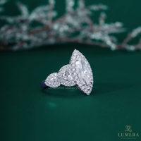 Anillo de Compromiso con Halo de Diamantes Cultivados en Laboratorio con Corte Marquesa para Mujer, Oro Blanco de 18K, Tres Piedras, Media Luna, Diamantes Laterales, Anillo de Lujo con Certificado IGI