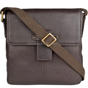 Sac en cuir durable résistant à l'eau, idéal pour PC ou tablette, avec sangle à bandoulière réglable, en cuir brun foncé - Product Image 2