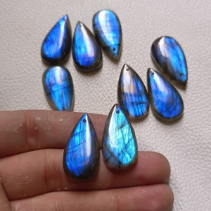 Cabujón de Labradorita Natural en Forma de Pera con Destello Azul, Gema Suelta Perforada con Reverso Plano Calibrado, Suministro para Fabricación de Joyería al por Mayor - Product Image 4