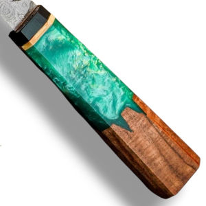 Couteaux de chef en acier Damas faits à la main avec lame à motifs uniques et manche en résine de bois de qualité supérieure pour la cuisine professionnelle et la préparation des légumes - Product Image 4