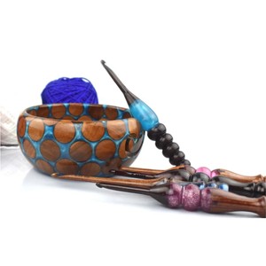 Crochet hybride en résine et bois fantaisie, poignée ergonomique, aiguille à tricoter de 5 mm à 10 mm, crochet sculpté à la main pour le tissage de fils épais - Product Image 2