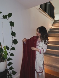 Salwar Kameez en soie blanche brodé avec dupatta rouge, robe de mariage traditionnelle indienne pakistanaise pour femmes, longueur au sol, boutique - Product Image 3