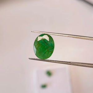 Esmeralda natural, lote de 3 piedras preciosas de buena calidad con un brillo excelente y un bonito color verde, pulido perfecto, ideal para cualquier tipo de joyería. - Product Image 4