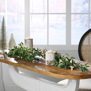 Guirlande de Noël vert baie de neige de 54 pouces - Product Image 1