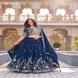 Tenue de mariage, dernière collection de designer, Lehenga-Choli et Dupatta en Vichitra lourd avec broderie de sequins, exportateur de mode féminine - Product Image 1