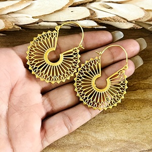 Pendientes Boho de Último Diseño, Joyería Tribal de Latón para Mujer, Chapados en Oro de 18k, Aros Geométricos con Filigrana, para Venta al por Mayor/OEM/ODM - Product Image 4