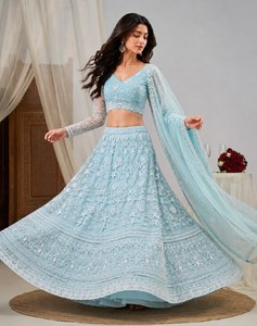 Magnifique Lehenga Choli en tulle bleu ciel brodé pour les fêtes - Product Image 6