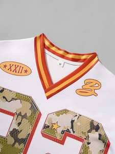 เสื้อฟุตบอลอเมริกันลายพรางสีขาวแบบกำหนดเอง หมายเลข 22 แขนเสื้อลายทาง ผ้าตาข่าย สตรีทแวร์ ผู้ผลิต OEM จำนวนมาก - Product Image 3
