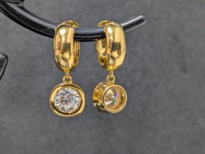 Boucles d'oreilles pendantes de luxe en moissanite taille élégante 2 carats, serties clos, en or jaune massif 10K certifié, cadeau de mariage pour femme chrétienne - Product Image 3