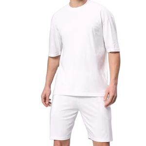 Conjunto Deportivo para Hombre con Detalles Reflectantes, Camiseta y Pantalones Cortos para Correr, Visibilidad Nocturna, Secado Rápido y Transpirable - Product Image 1