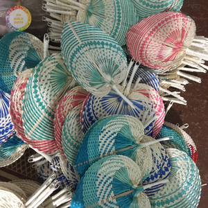 Abanico de mano de bambú y rafia de colores, artesanía tradicional de verano, tejido de hoja de palma, paja y ratán, forma redonda/de corazón - CARYLN - Product Image 2