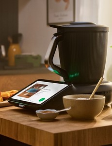 เครื่องเตรียมอาหารไฟฟ้า Vorwerks Thermomixs TM7 รุ่นใหม่ล่าสุด โปรโมชั่นสุดฮอต พร้อมโถผสมสแตนเลส ควบคุมผ่านแอพ ใช้สำหรับสับและปรุงอาหาร - Product Image 5