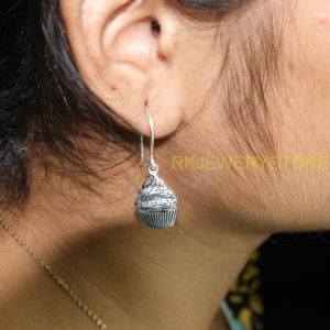 Pendientes Colgantes con Forma de Cupcake, Plata de Ley 925, Pendientes con Temática de Comida, Joyería de Postre Hecha a Mano, Regalo para Mujeres y Niñas, para Fiestas - Product Image 2