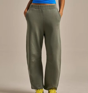 Pantalon de jogging ample et surdimensionné en molleton français pour femme avec logo personnalisé, 100 % coton épais, style hip-hop, idéal pour le sport et la gym - Product Image 5