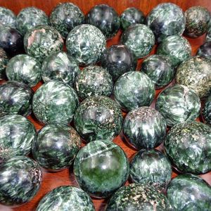 Sphère de cristal de séraphinite naturelle polie, boule de guérison verte, pierre de méditation Reiki, décoration énergétique, faite à la main, amour, sport - Product Image 4