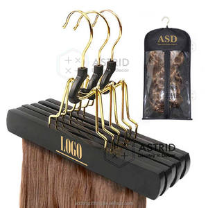 Astrid 23 Cm Màu Đen Sang Trọng Vàng Bằng Gỗ Thương Hiệu Biểu Tượng Tùy Chỉnh Tiết Kiệm Không Gian Tủ Quần Áo Tóc Giả Phần Mở Rộng Tóc Móc Áo Cho Salon Hiển Thị - Product Image 1