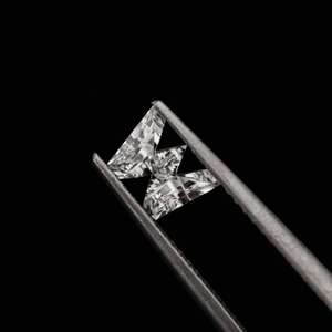 Pendentif en diamant fantaisie taillé à la lumière, de forme antique, 1 carat, certifié IGI, VVS, cultivé en laboratoire, percé au laser, alphabet W, Luxira Export - Product Image 3