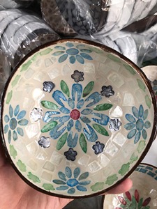 Bol en coquille de noix de coco naturelle avec incrustation de nacre, bol en noix de coco artisanal durable pour la décoration de la maison - Product Image 5