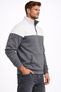 Sudadera de hombre gris y blanca con paneles acolchados y cremallera de un cuarto, de mezcla de algodón premium, con bloques de color y bolsillo canguro - Product Image 2