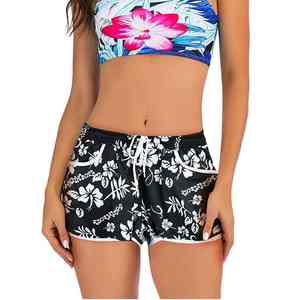 Shorts pour femmes de style premium Solid Traders, respirants, à taille élastique, à carreaux, essentiels pour l'été, shorts de plage pour femmes - Product Image 2