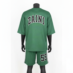 ชุดเซ็ตเสื้อยืดและกางเกงขาสั้นผ้าโพลีเอสเตอร์ตาข่ายระบายอากาศอย่างดี สีเขียว สำหรับออกกำลังกาย พิมพ์ลายสกรีน ปักโลโก้ตามสั่ง สำหรับผู้ชาย - Product Image 2