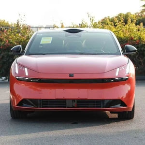 Auto Eléctrico Sedán 2024 con Tracción en las Cuatro Ruedas, Batería de Litio, Neumáticos R18, Asientos de Cuero, Interior Rojo y Negro, Exterior Marrón - Product Image 1