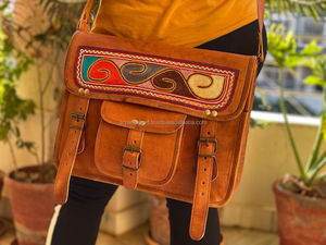 Bandolera de cuero con bordado de cabra auténtica, bolso étnico bohemio de 10x13 pulgadas - Product Image 3