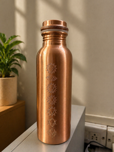Bouteille d'eau portable en cuivre gravée à la main, design classique, 700 ml, anti-fuite, écologique, pour la méditation et le bien-être à domicile, avec couvercles - Product Image 2