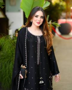 Robe de Soirée en Satin Lourd Brodé AARIKA TEXTILE de Qualité Supérieure avec Pantalon Farshi et Dupatta Lourd – Collection Traditionnelle Festive pour Mariages - Product Image 2
