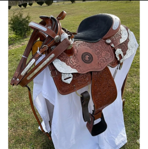 Silla de montar western de cuero de alta calidad con diseño floral tallado a mano |   Equipo Ecuestre Premium Detallado para Rodeo, Montar a Caballo y Competencias - Product Image 2