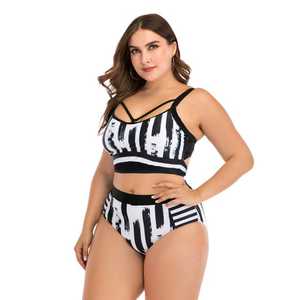 Conjunto de bikini a rayas de talla grande para mujer, top halter cruzado, braga de cintura alta, con aberturas, de spandex y poliéster, traje de baño - Product Image 4