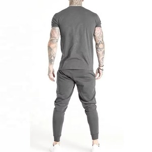 T-shirt de sport ample pour homme, personnalisable, en coton, pour la musculation et l'entraînement, design personnalisé, écologique et respirant - Product Image 2