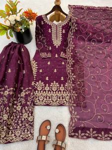 Conjunto familiar a juego de Kurti de seda GMY y Palazzo con Dupatta bordada con lentejuelas – Ropa étnica para mamá e hija - Product Image 4