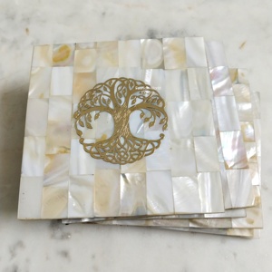 Juego de posavasos de lujo de nácar con soporte de borde dorado |   Posavasos Hechos a Mano con Incrustaciones de Conchas para Decoración del Hogar y Regalos - Product Image 5