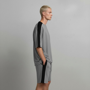 OEM/ODM ชุดเซ็ต 2 ชิ้นสำหรับผู้ชาย ผ้าฝ้าย 100% พิมพ์ลายโลโก้ด้วยผ้าไหม ทรงหลวม ไหล่ตก ระบายอากาศได้ดี เป็นมิตรกับสิ่งแวดล้อม - Product Image 4