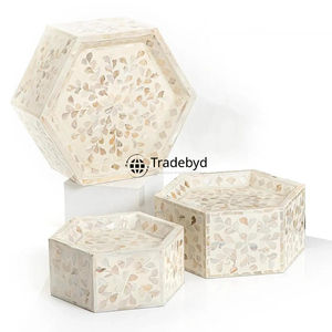 Soporte para Pastel con Incrustaciones de Hueso Hecho a Mano de Primera Calidad, Elegante Adorno de Mesa por Tradebyd - Product Image 4