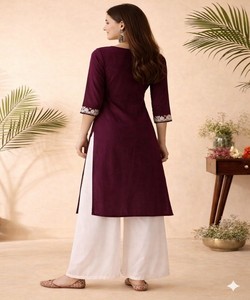 ชุดเสื้อครอปปักลายฝรั่งเศสสุดหรูพร้อมกางเกงขายาวทรงปาลาซโซ่ สไตล์ลำลอง ราคาขายส่ง เสื้อผ้าชาติพันธุ์ สีไวน์ - Product Image 3