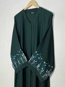 Abaya pour femmes, style Moyen-Orient, manches longues, brodée, vêtement musulman traditionnel, longueur au sol, robe islamique modeste - Product Image 3