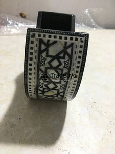 Ensemble de dessous-de-verre modernes en nacre, faits à la main, de luxe, carrés, 4x4 pouces, multicolores, Tradebyd - Product Image 4