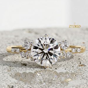 Anillo de Diamantes de Corte Redondo Inspirado en la Naturaleza en Oro de 18K, Anillo de Compromiso de Lujo con Racimo de Hojas, Joyería Fina para Novia - Product Image 4