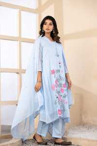 Traje de Algodón Azul Claro para Mujer, Bordado, Largo hasta la Rodilla, Corte en A, con Dupatta, Ajuste Regular, Estilo Tradicional, Ropa Casual de Verano, Secado Rápido - Product Image 4