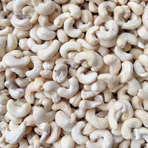Fabrication et vente en gros de noix de cajou, noix de cajou W180 W240 Santigo, exportées vers l'Asie, l'UE, le Moyen-Orient - Product Image 1