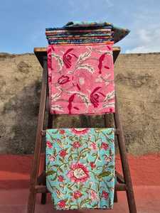 Écharpes en coton fleuries, longues, légères et respirantes, mode féminine pour un usage quotidien, toutes saisons, accessoire textile imprimé, extérieur - Product Image 3