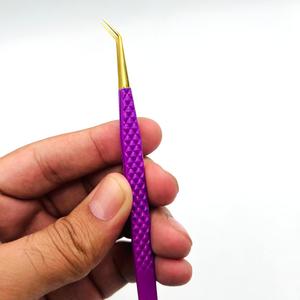 Pinza para Pestañas de Acero Inoxidable Morado, Punta de Precisión de 45 Grados, Herramienta de Aislamiento Suave, Aplicación Profesional de Pestañas - Product Image 5