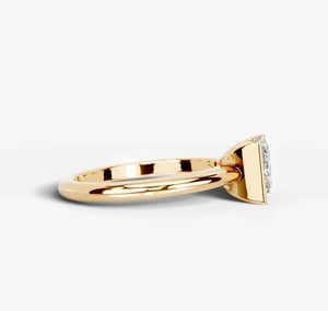 Anillo de compromiso y aniversario de boda de plata de ley chapada en oro de 18 quilates con moissanita de corte princesa de 8 mm, engaste de bisel, regalo de lujo - Product Image 3