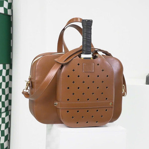 Bolsa de transporte premium para palas de pickleball con construcción de cuero para protección, durabilidad y estilo deportivo a bajo precio. - Product Image 3