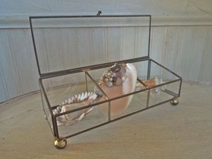 Boîte de rangement pour bijoux en bois avec couvercle en verre et poignée en métal pour organiser les accessoires - Product Image 5