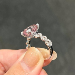 Elegante Anillo de Diamantes con Morganita Rosa Corte Esmeralda para Mujer, Banda Trenzada con Pavé, Joyería Fina de Lujo para Aniversario o Compromiso - Product Image 3