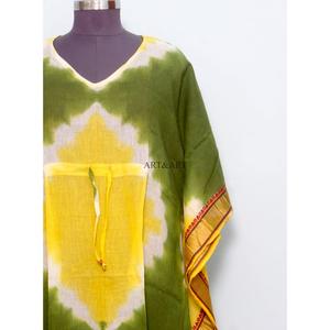 Robe longue kaftan en coton biologique à imprimé floral pour mamans, idéale comme tenue de plage, vêtement de nuit ou tenue quotidienne confortable. - Product Image 2