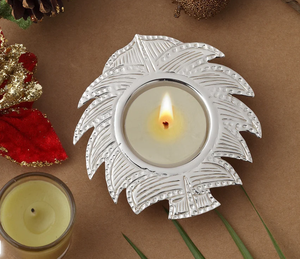 <b>Leaf</b> Christmas Tea <b>Light</b> Holder with Chitai Design - Product Image 1
